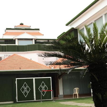 B8 Hotel Chennai Exteriör bild