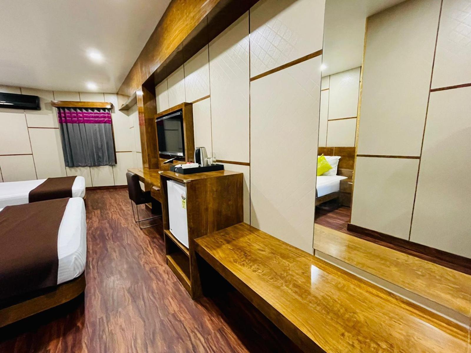 B8 Hotel Chennai Exteriör bild